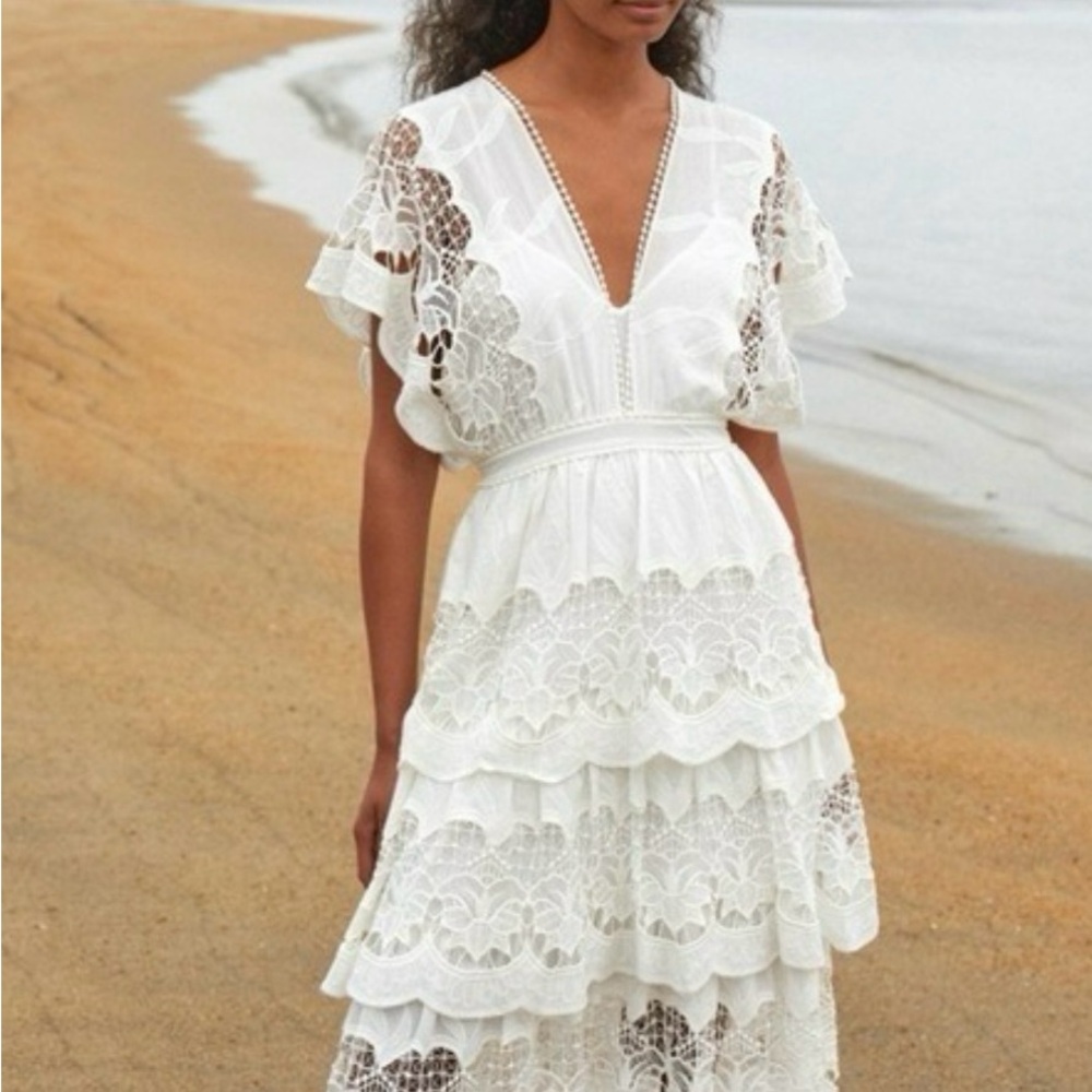Farm Rio Off White Richelieu
Crochet Lace Tiered Midi